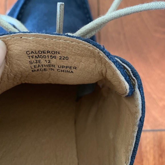 Tommy Bahama men boat shoes - Picture 3 of 5